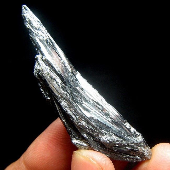 Stibnite Crystal Cluster,Mineral Specimen stjx3id1439  