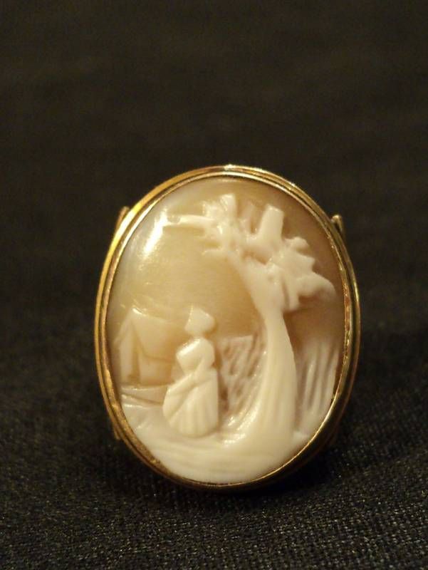 NICE VINTAGE SHELL CAMEO RING, 14K MOUNTING , SIZE 4  